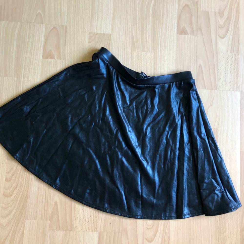 ✨ Pleather Mini Skirt ✨